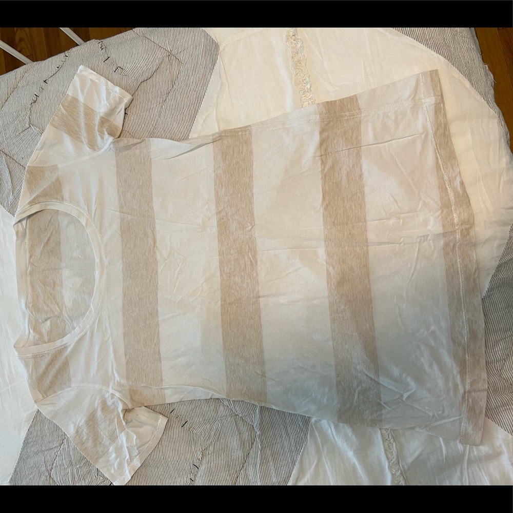 Lululemon t shirt